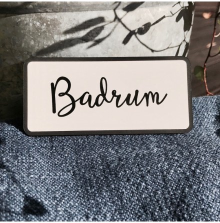 Badrum LILLY rektangulr badrumsskylt med graverad text 